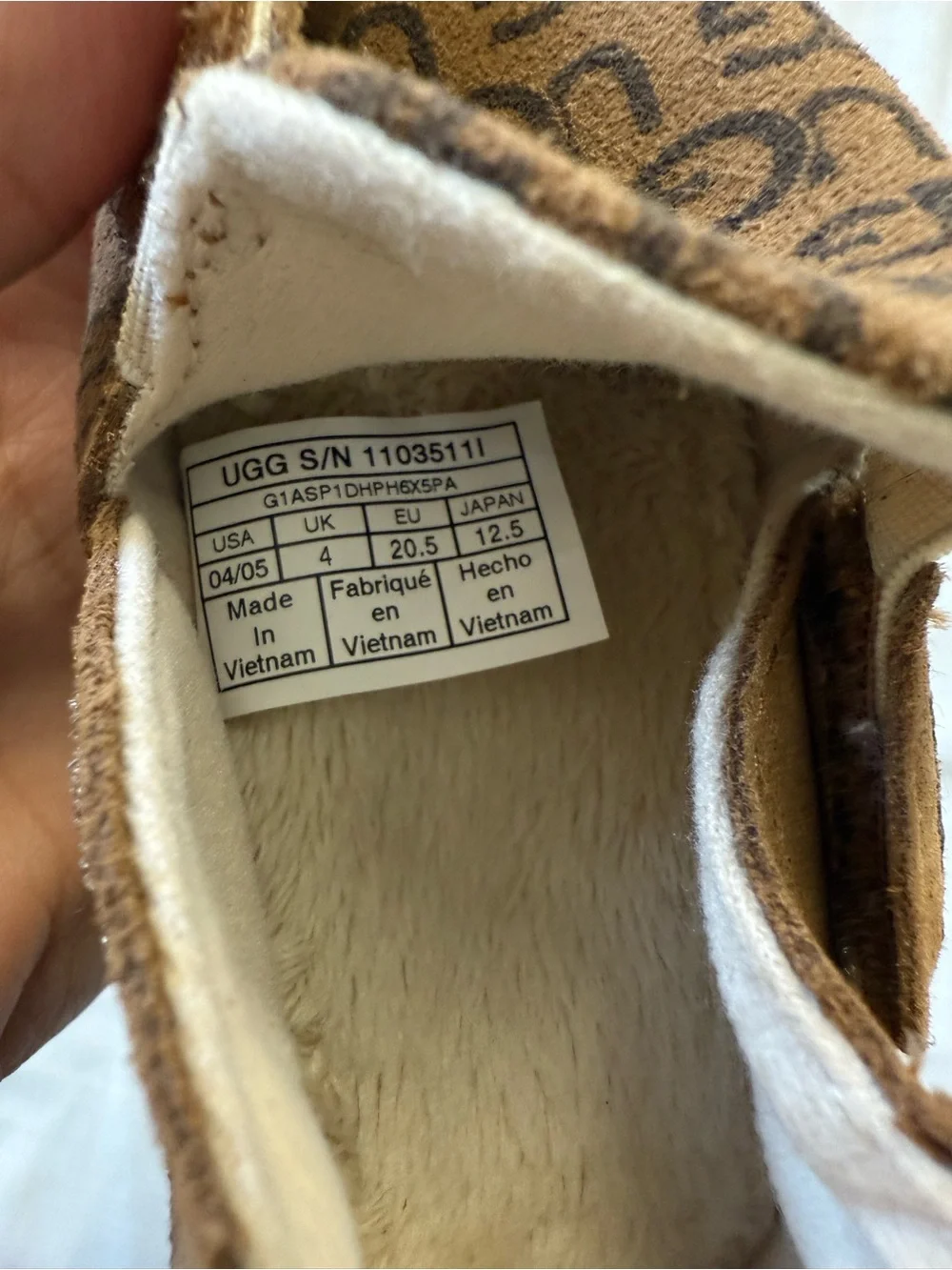 UGG Roos Logo Brown Suede Baby Crib Shoes Size US 04/05